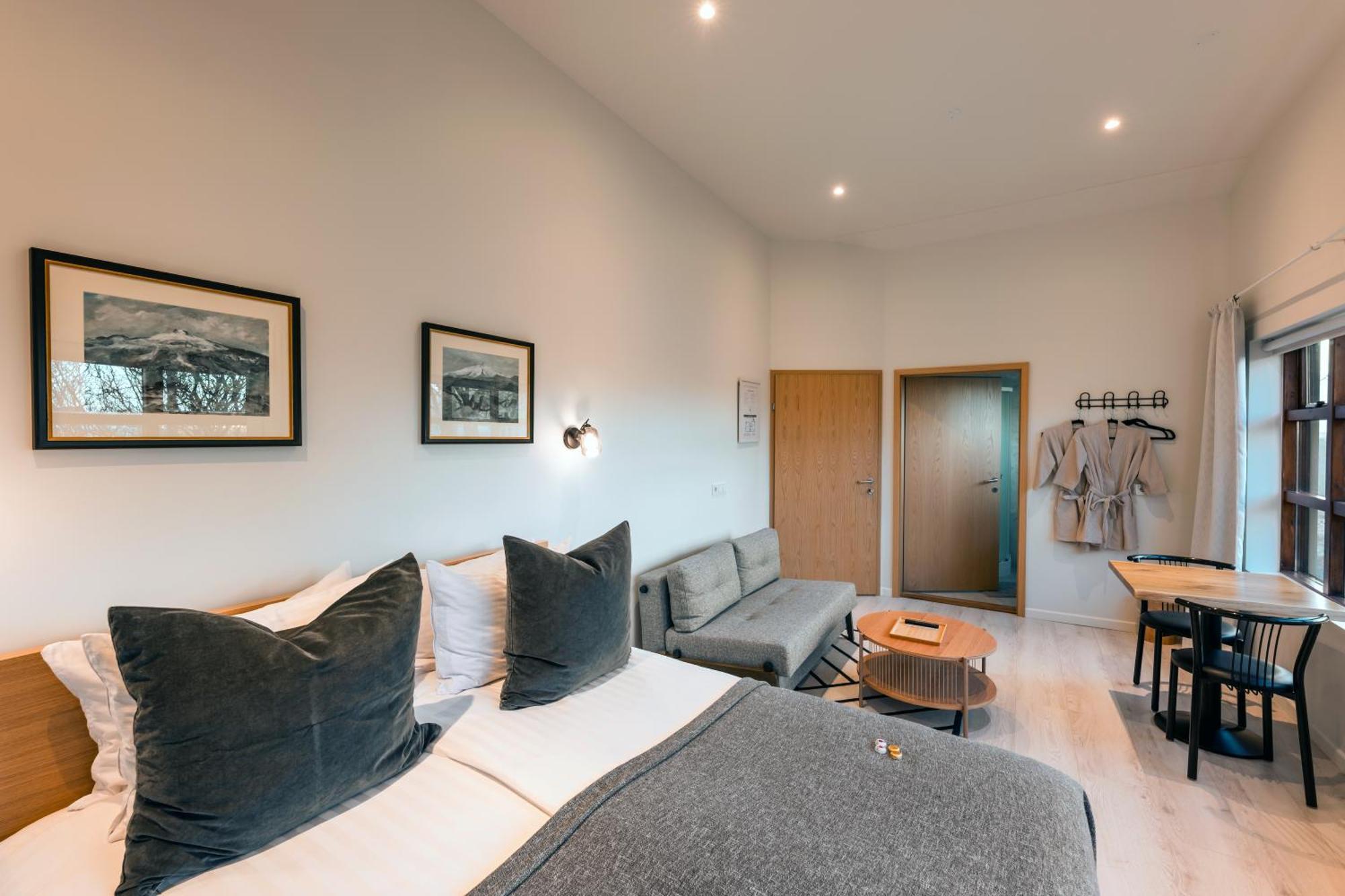 Garthur Stay Inn & Secret Lagoon Included! Флудир Екстериор снимка