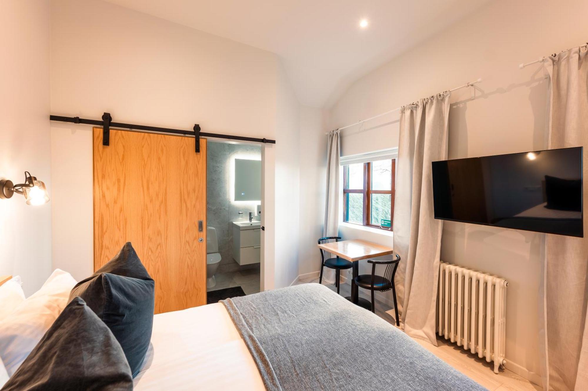 Garthur Stay Inn & Secret Lagoon Included! Флудир Екстериор снимка