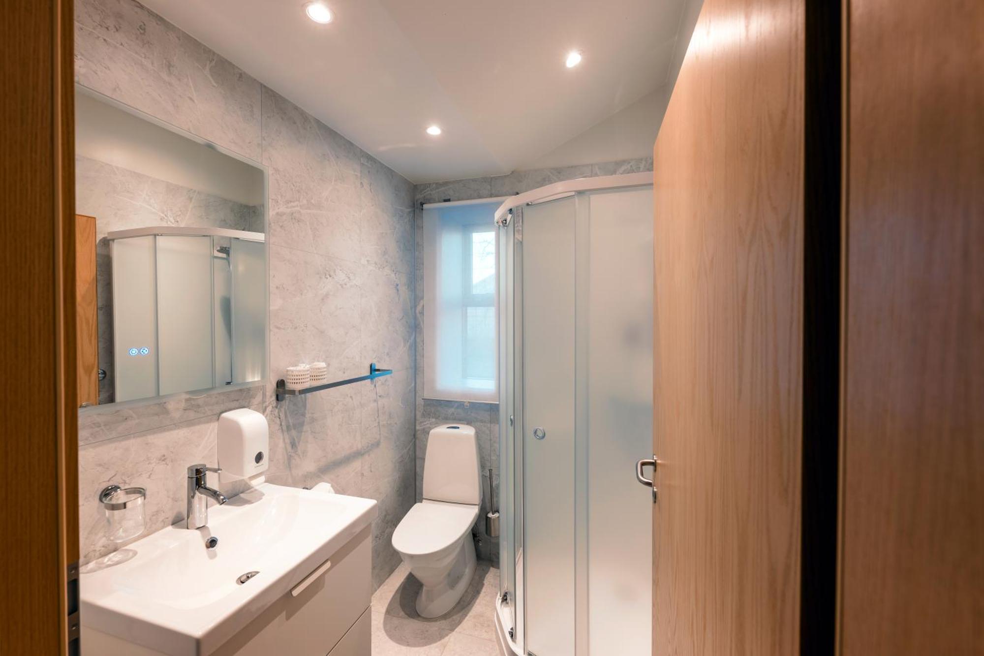 Garthur Stay Inn & Secret Lagoon Included! Флудир Екстериор снимка
