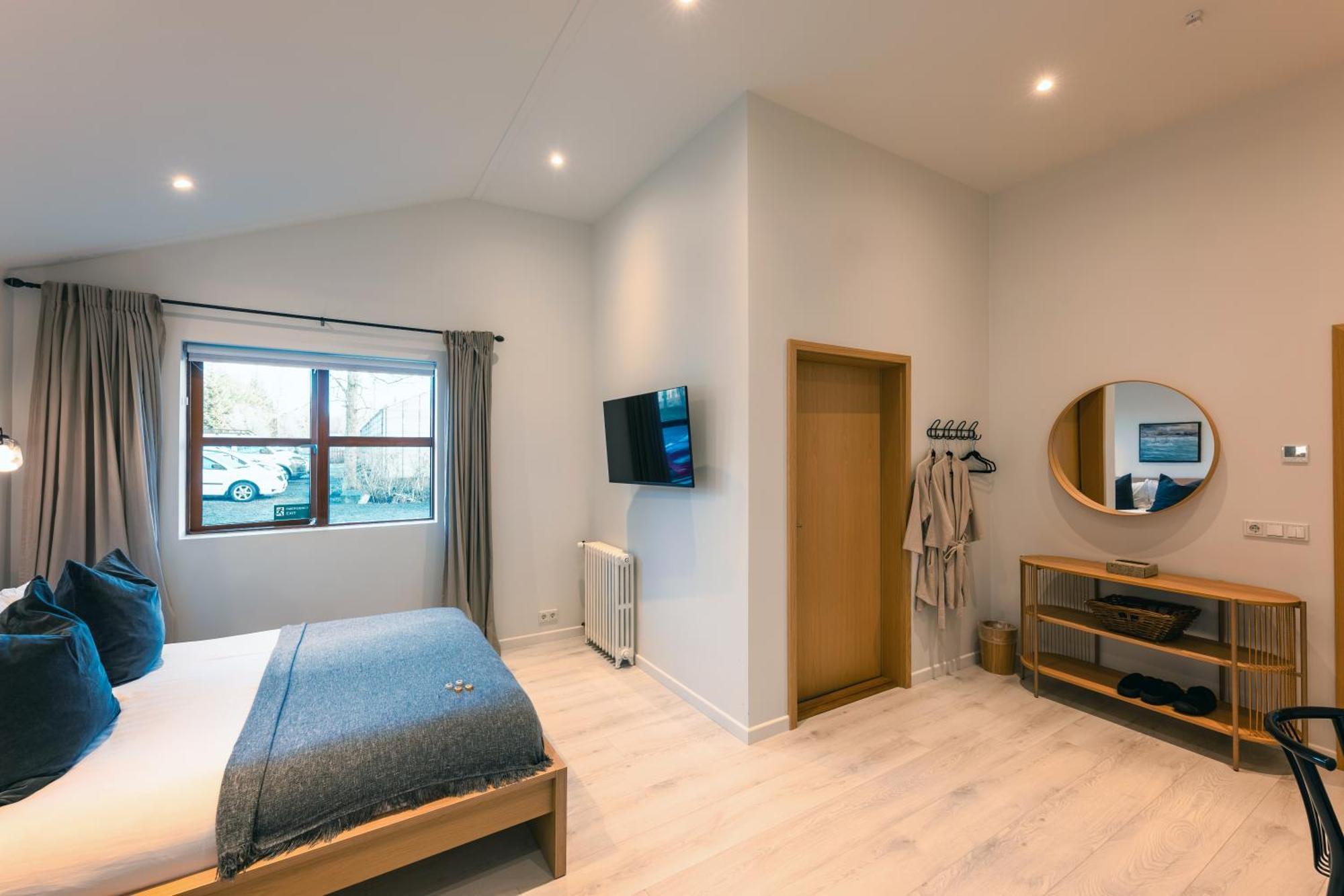 Garthur Stay Inn & Secret Lagoon Included! Флудир Екстериор снимка