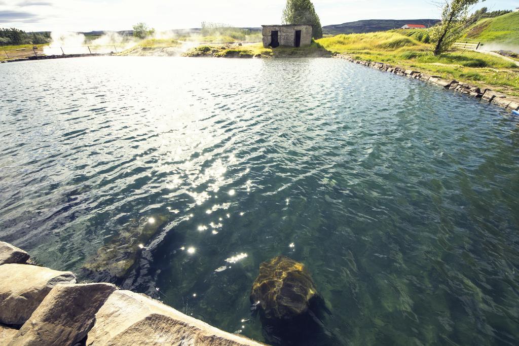 Garthur Stay Inn & Secret Lagoon Included! Флудир Екстериор снимка
